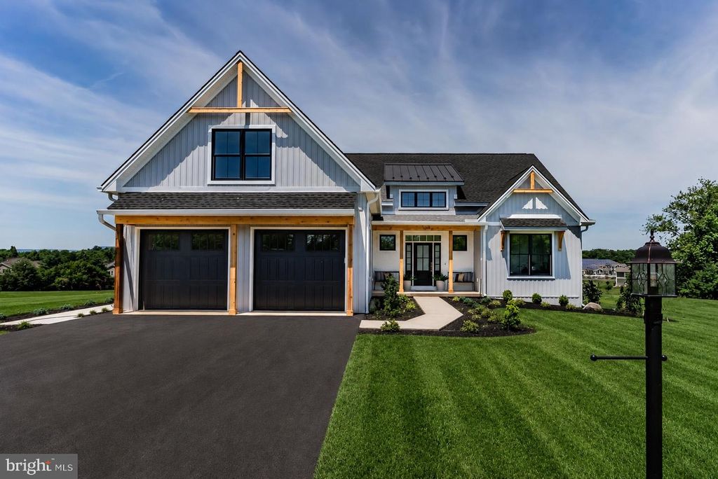 1006 STONEHILL LN, Carlisle, PA 17015