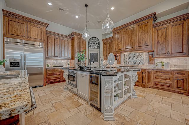 3 Congressional Circle, Spring, TX 77389