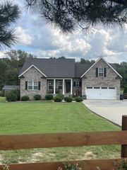 1034 Hayshed Rd, Dickson, TN 37055