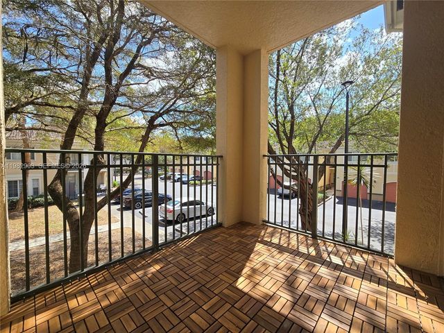 2564 Centergate Dr 208, Miramar, FL 33025