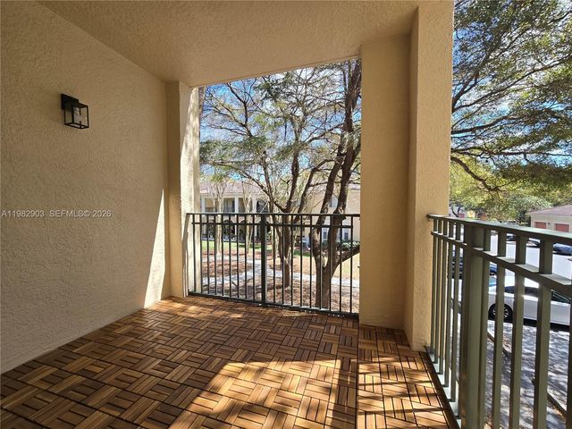 2564 Centergate Dr 208, Miramar, FL 33025