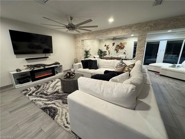 3720 SE 21st PL, Cape Coral, FL 33904