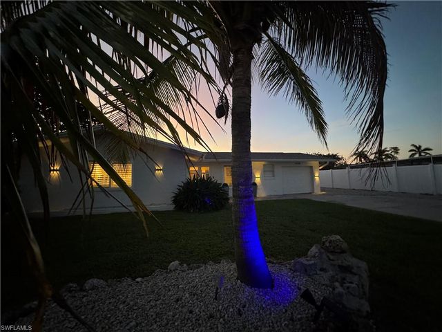 3720 SE 21st PL, Cape Coral, FL 33904