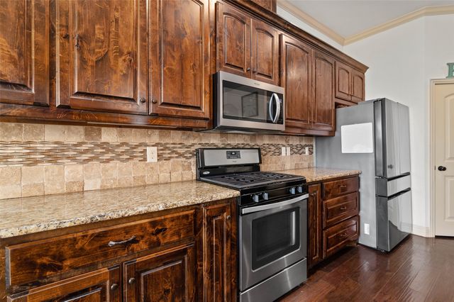 705 La Paloma Road, Sanger, TX 76266