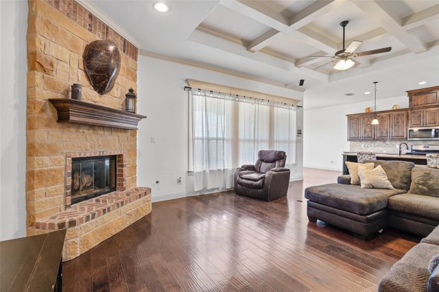 705 La Paloma Road, Sanger, TX 76266