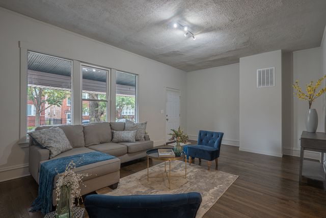 1218 N Parkside Avenue, Chicago, IL 60651