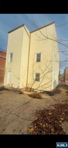 10 Tillinghast Street, Newark, NJ 07108