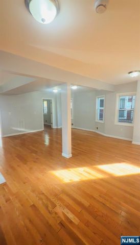 10 Tillinghast Street, Newark, NJ 07108