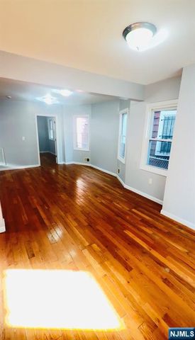 10 Tillinghast Street, Newark, NJ 07108