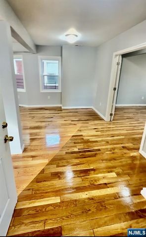 10 Tillinghast Street, Newark, NJ 07108