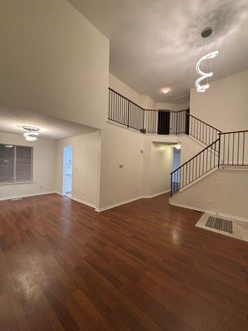 2420 Sisters Court, Naperville, IL 60564