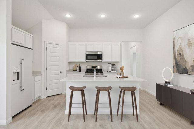 124 Tolo DR, Elgin, TX 78621