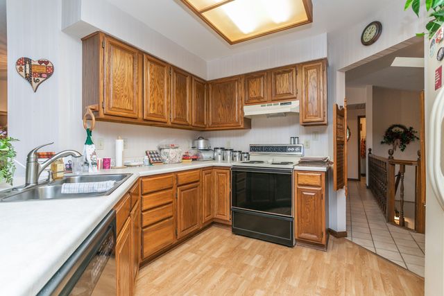 400 CEDAR LN, Columbia, MO 65201