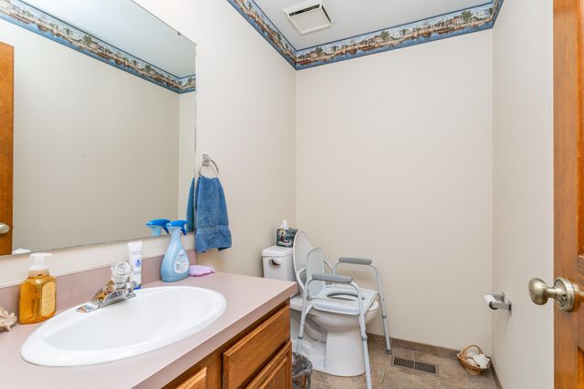 400 CEDAR LN, Columbia, MO 65201