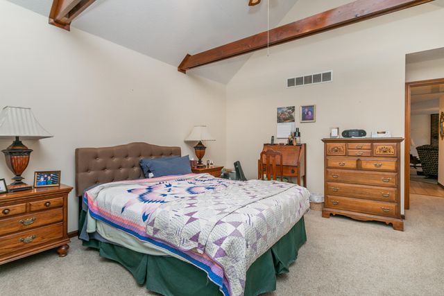 400 CEDAR LN, Columbia, MO 65201