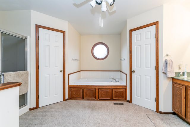 400 CEDAR LN, Columbia, MO 65201