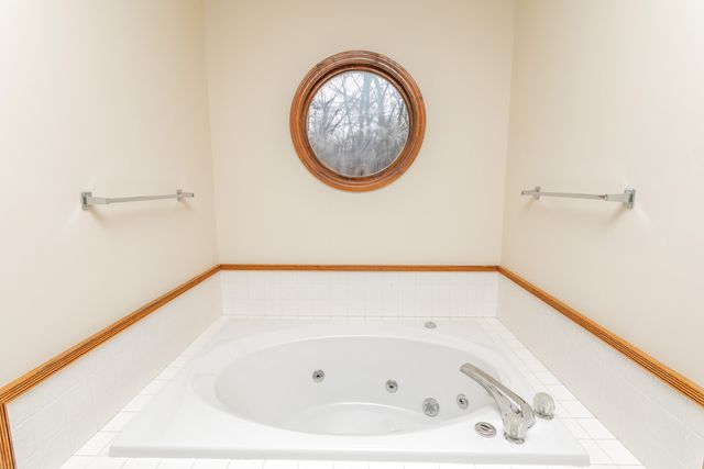 400 CEDAR LN, Columbia, MO 65201