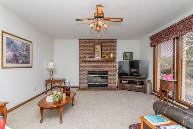 400 CEDAR LN, Columbia, MO 65201