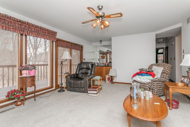 400 CEDAR LN, Columbia, MO 65201