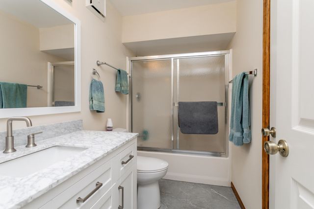 400 CEDAR LN, Columbia, MO 65201