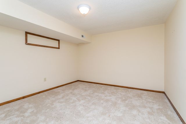 400 CEDAR LN, Columbia, MO 65201