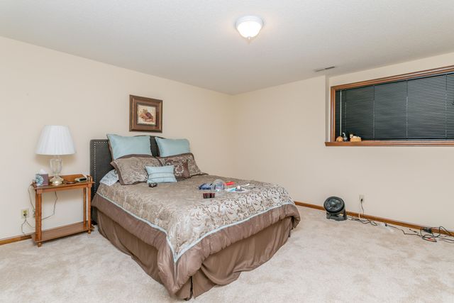 400 CEDAR LN, Columbia, MO 65201