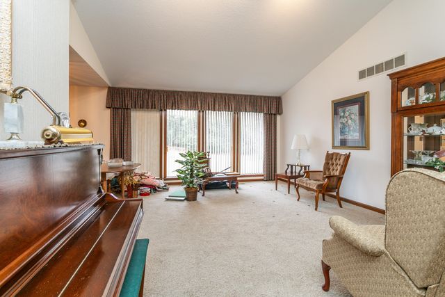 400 CEDAR LN, Columbia, MO 65201