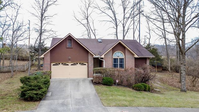 400 CEDAR LN, Columbia, MO 65201