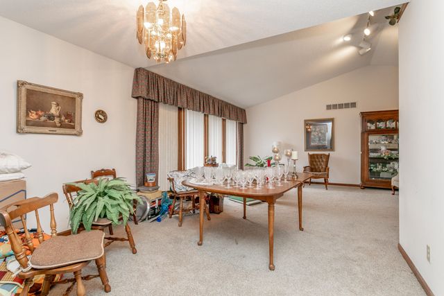 400 CEDAR LN, Columbia, MO 65201