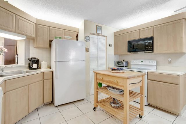 66 Centennial Court, Deerfield Beach, FL 33442