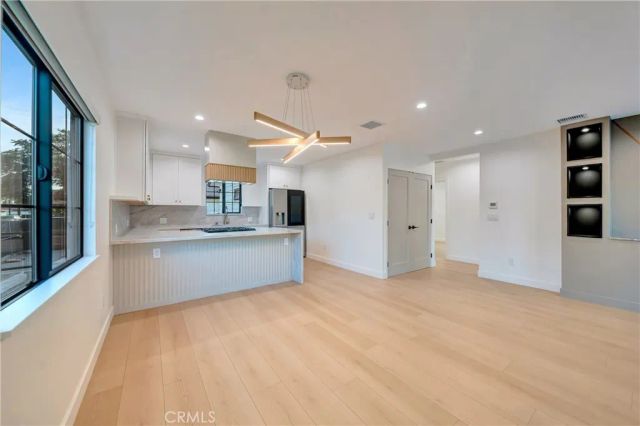 7401 Dempsey Ave, Van Nuys, CA 91406