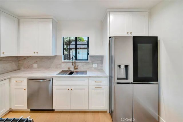 7401 Dempsey Ave, Van Nuys, CA 91406