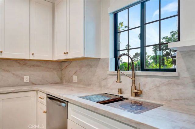 7401 Dempsey Ave, Van Nuys, CA 91406