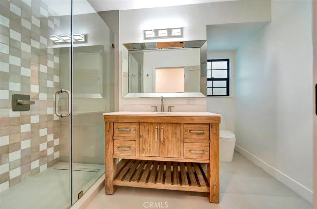 7401 Dempsey Ave, Van Nuys, CA 91406