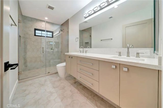 7401 Dempsey Ave, Van Nuys, CA 91406