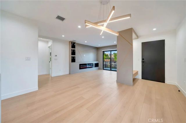 7401 Dempsey Ave, Van Nuys, CA 91406