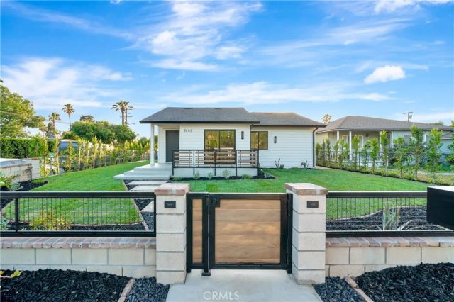 7401 Dempsey Ave, Van Nuys, CA 91406