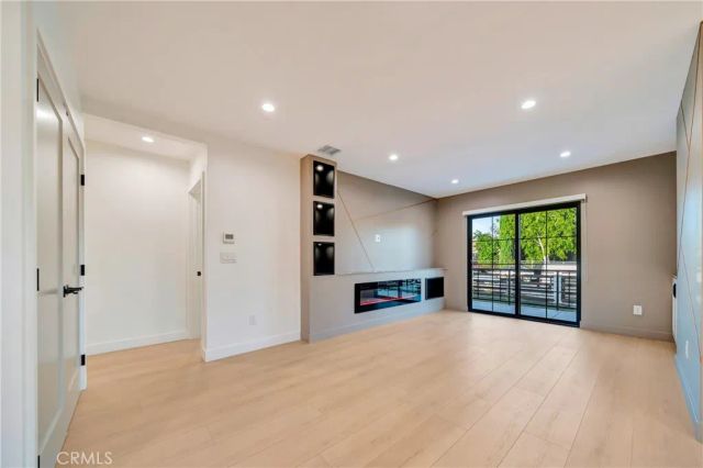 7401 Dempsey Ave, Van Nuys, CA 91406