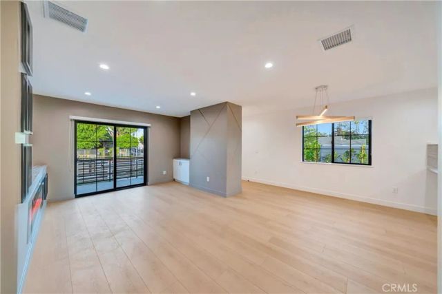 7401 Dempsey Ave, Van Nuys, CA 91406