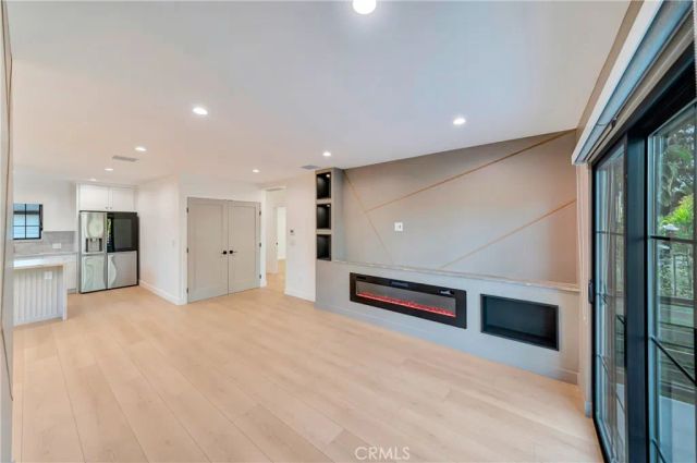 7401 Dempsey Ave, Van Nuys, CA 91406