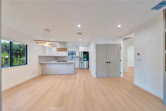 7401 Dempsey Ave, Van Nuys, CA 91406