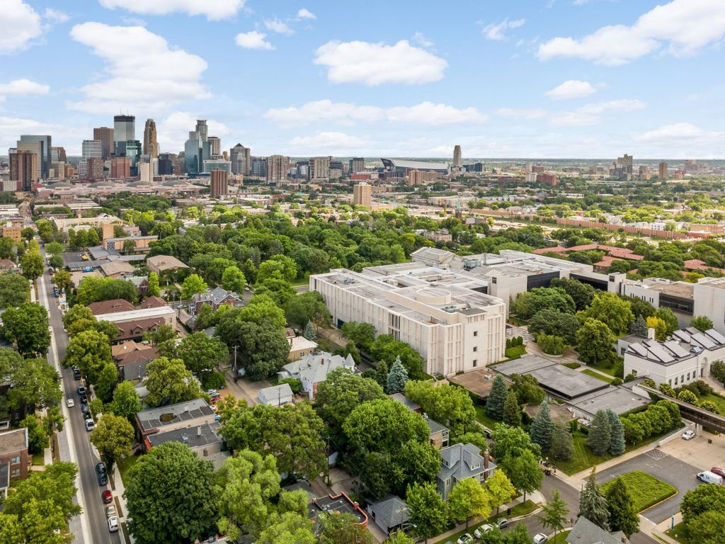 2440 Stevens Avenue 2, Minneapolis, MN 55404 — photo 2