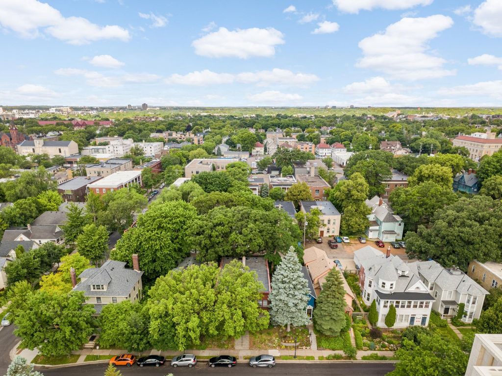 2440 Stevens Avenue 2, Minneapolis, MN 55404 — photo 3