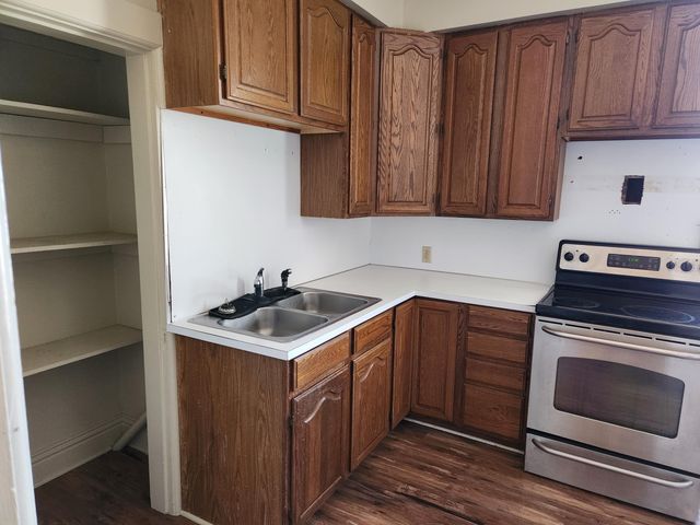 615 WILLOW Avenue, Council Bluffs, IA 51501