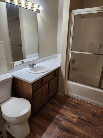 615 WILLOW Avenue, Council Bluffs, IA 51501