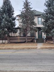 615 WILLOW Avenue, Council Bluffs, IA 51501