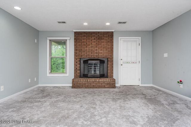 10305 Old Altar Ct, Louisville, KY 40291