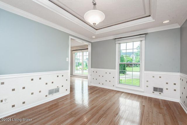 10305 Old Altar Ct, Louisville, KY 40291