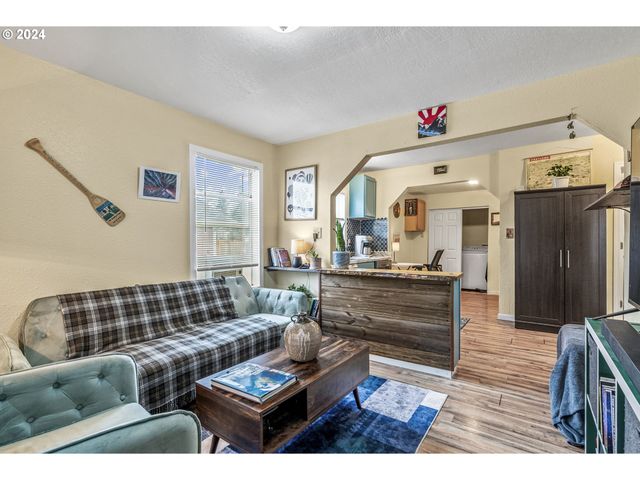 268 25TH Ave, Longview, WA 98632