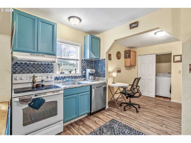 268 25TH Ave, Longview, WA 98632